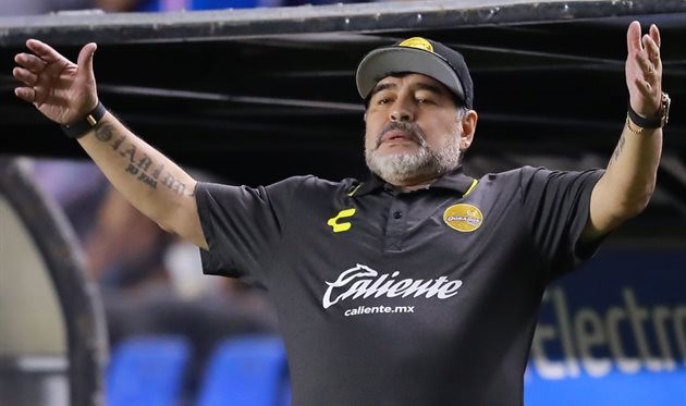 Maradona Argentina klubundan ayrıldı